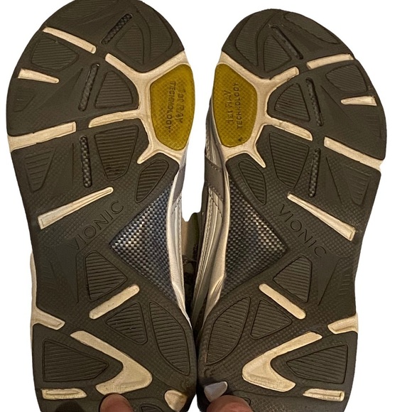 Vionic Kona Orthotic Running Shoes in Gray/Lime Size 7.5 - Picture 4 of 10